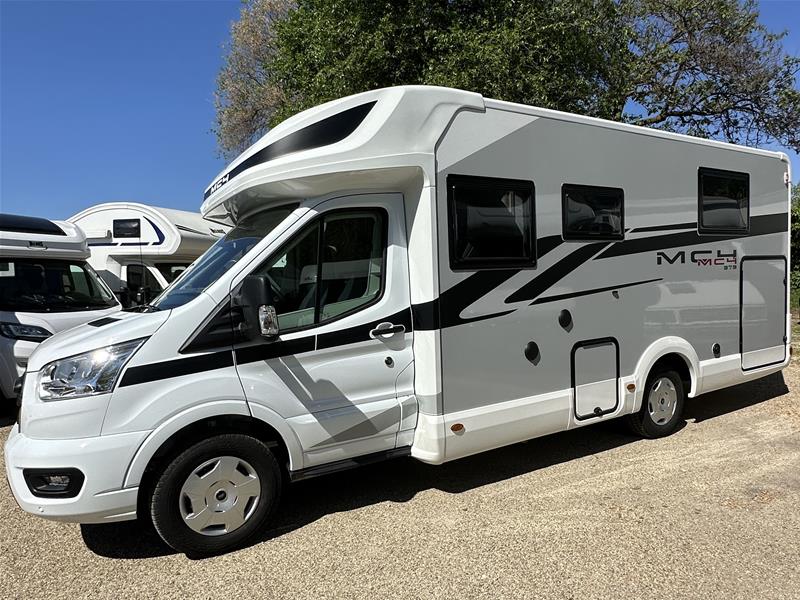 Mc-Louis - MC4 379 GARAGE - Noleggio Camper Torino